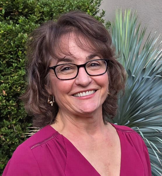 Deb Burnham Headshot